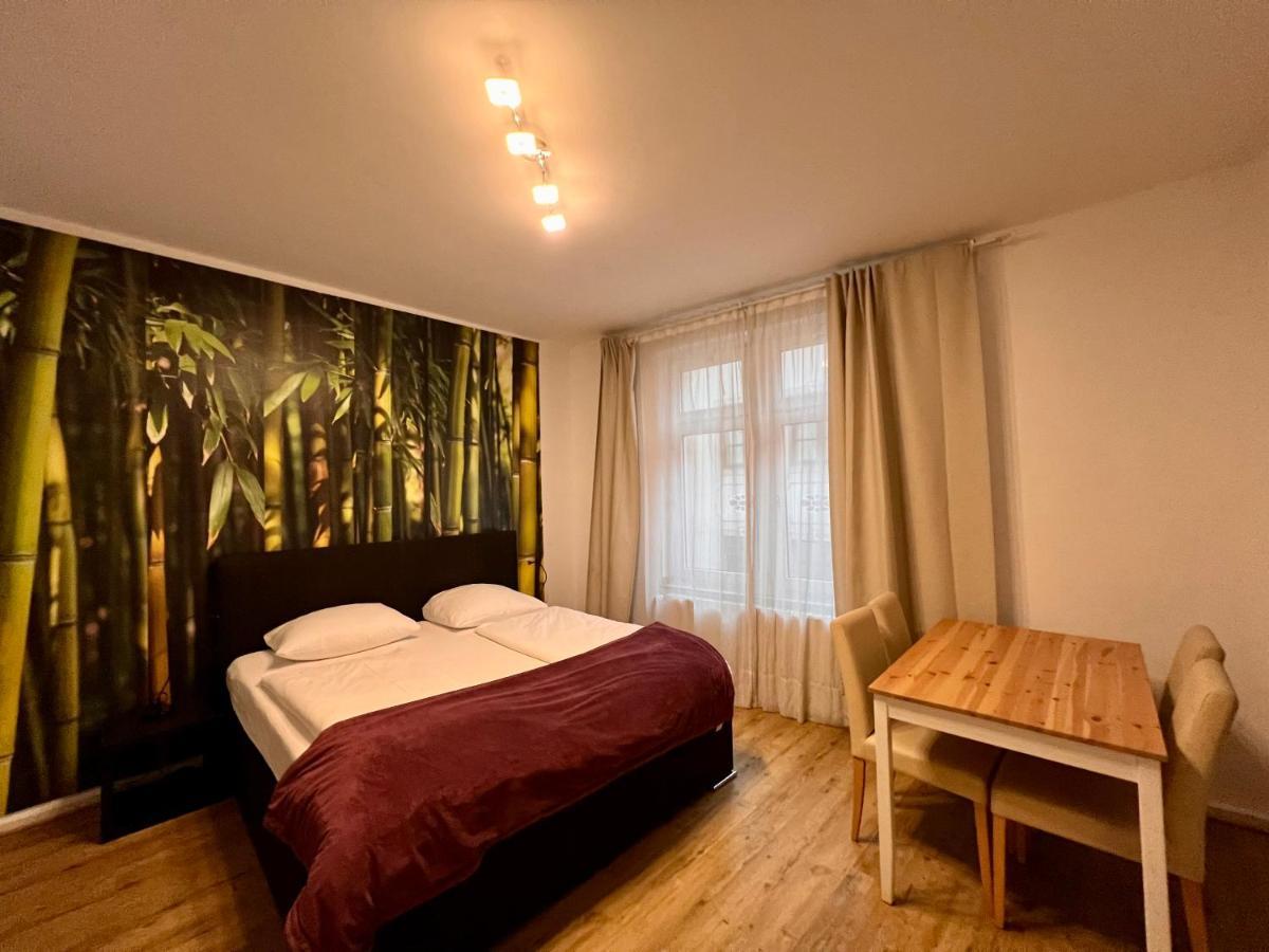 Altstadthotel Hayk Am Rhein Colónia Exterior foto