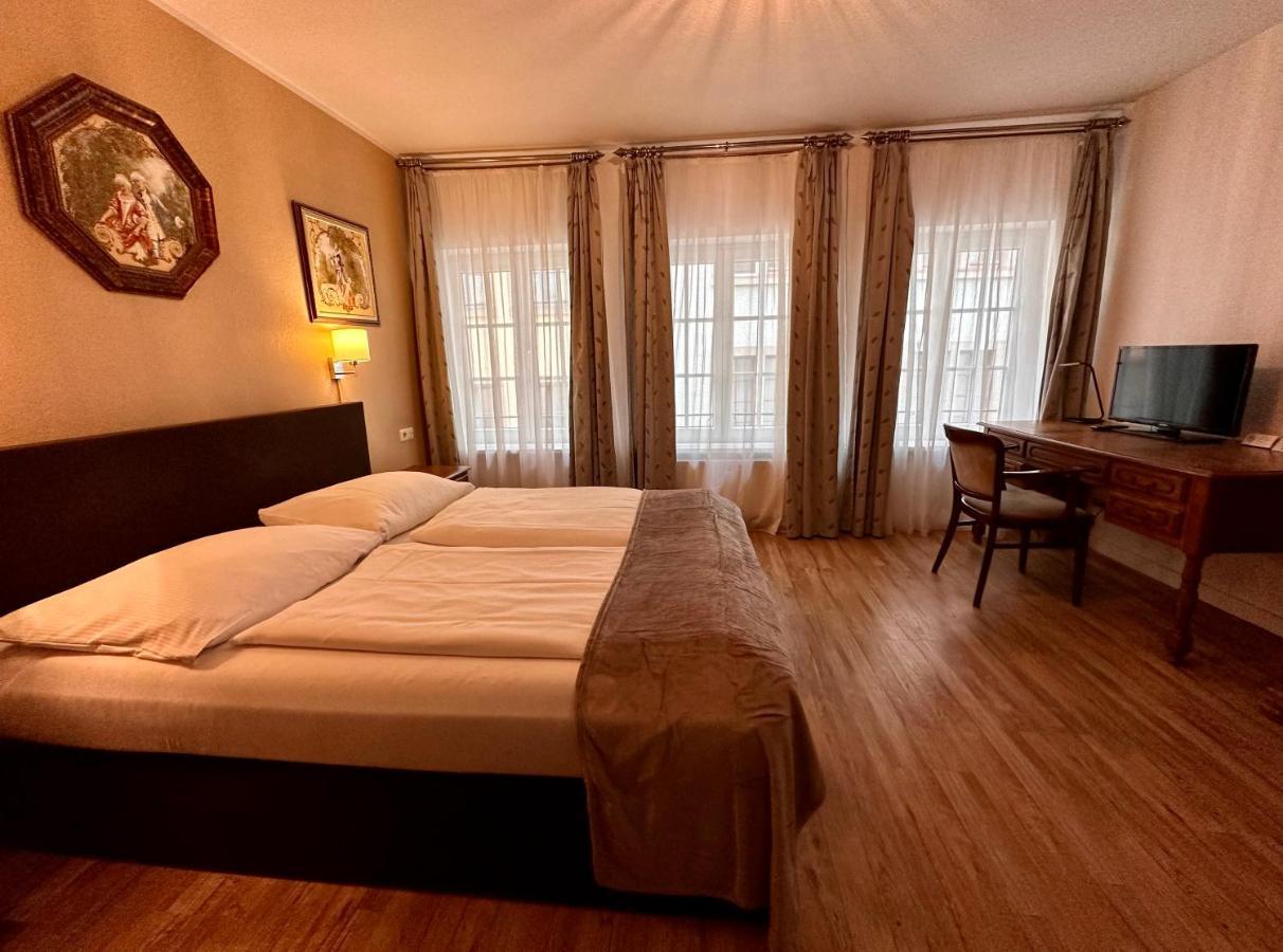 Altstadthotel Hayk Am Rhein Colónia Exterior foto