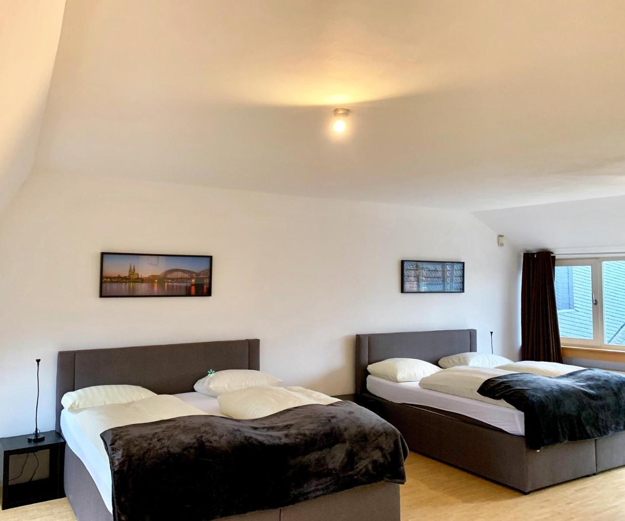Altstadthotel Hayk Am Rhein Colónia Exterior foto