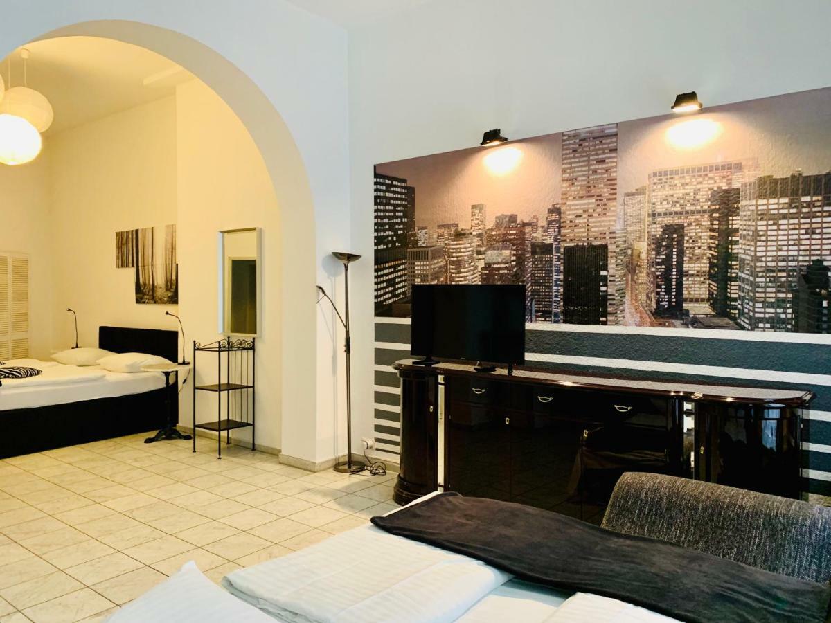 Altstadthotel Hayk Am Rhein Colónia Exterior foto